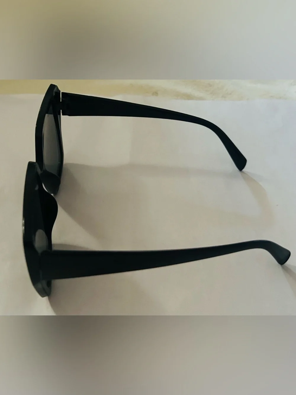 New Large Women’s Sunglasses Black Frames